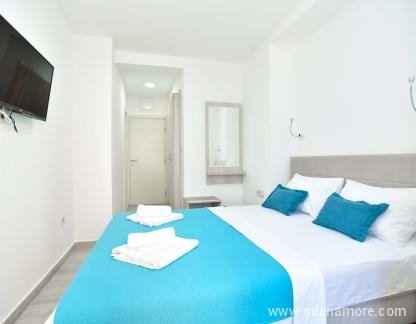 Villa Ines, Habitación doble con balcón 9, alojamiento privado en Budva, Montenegro - Druga slika